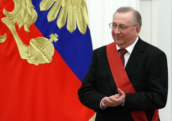 Президент РФ В. Путин вручил в Кремле государственные награды