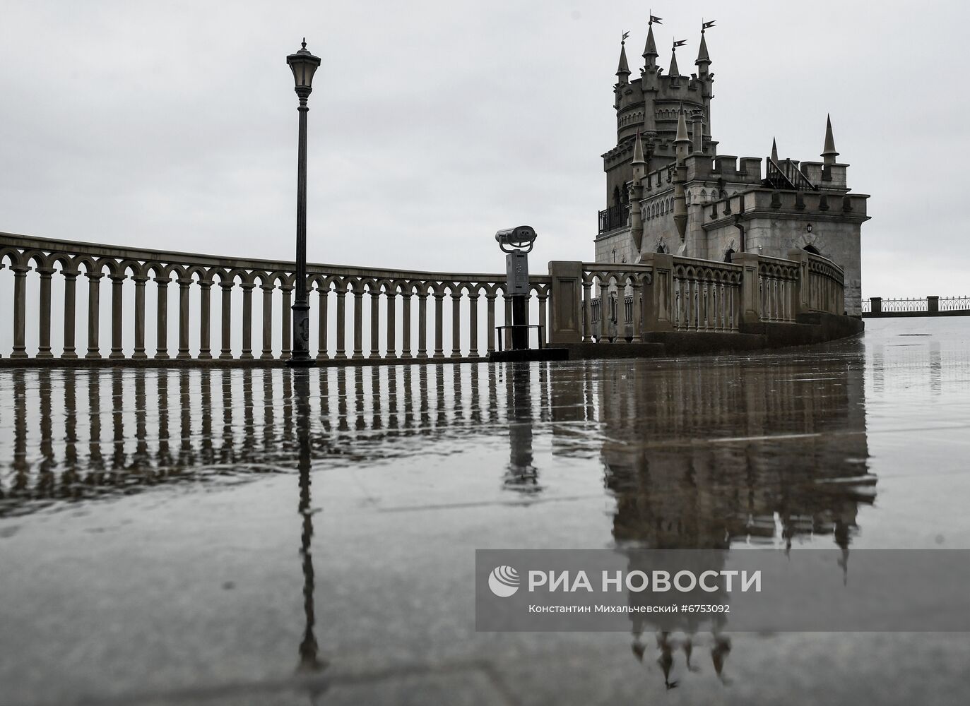 Замок "Ласточкино гнездо" в Крыму