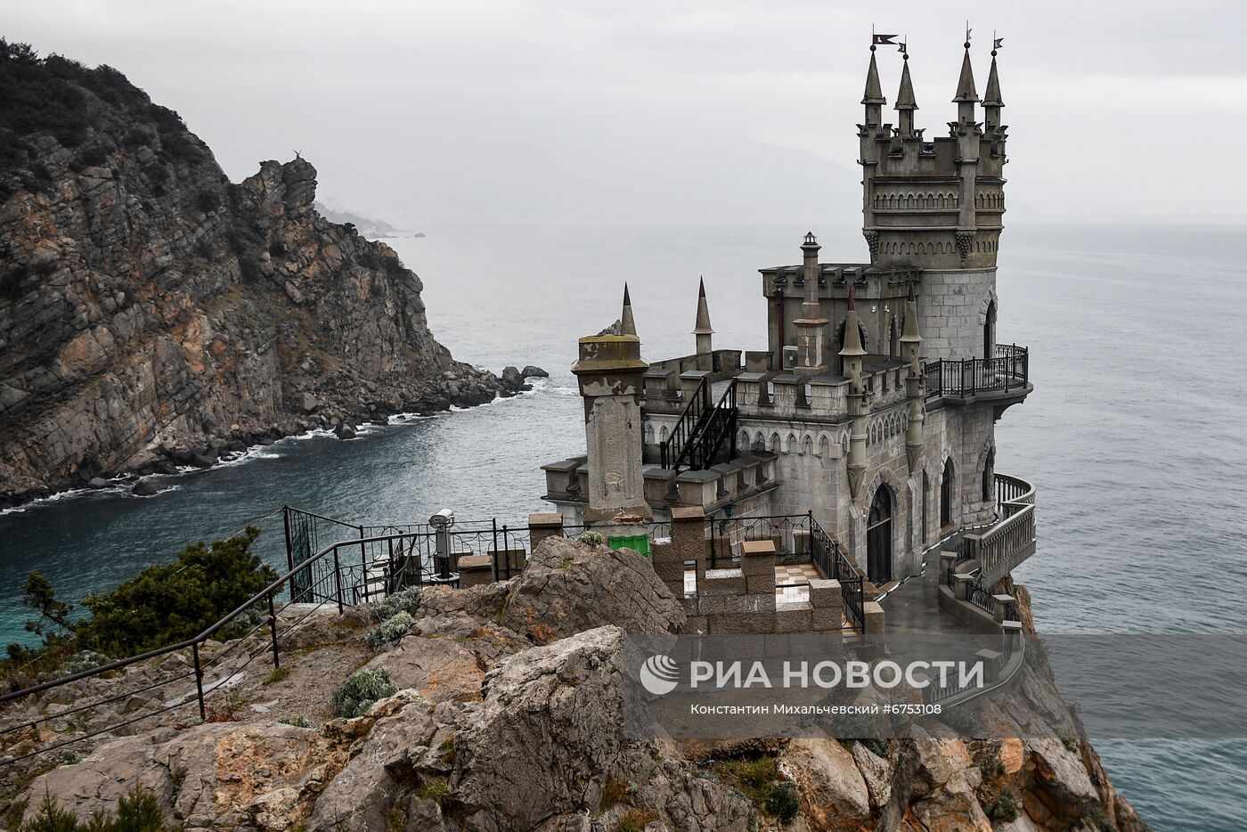 Замок "Ласточкино гнездо" в Крыму