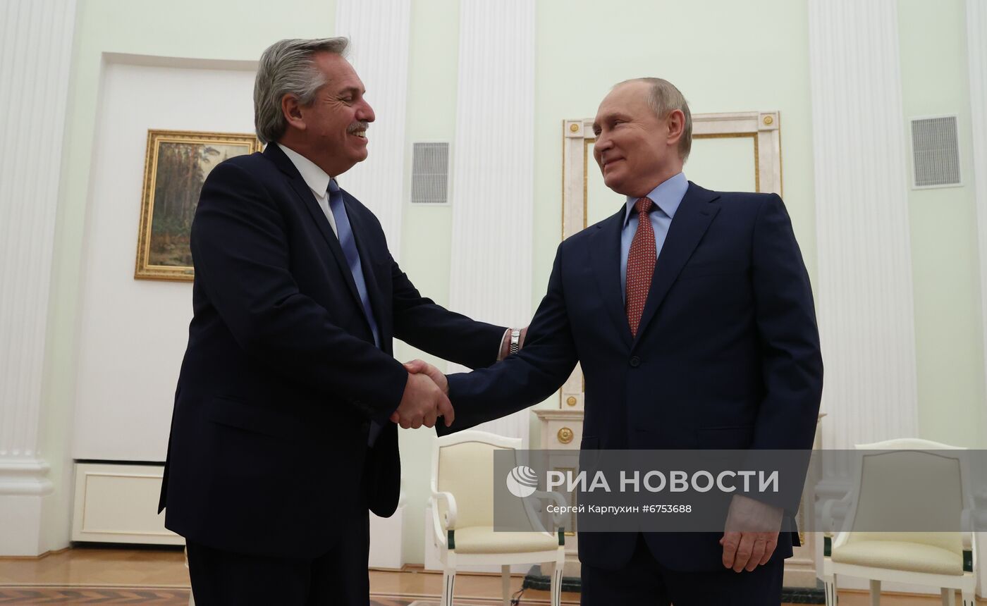 Президент РФ В. Путин провел переговоры с президентом Аргентины А. Фернандесом