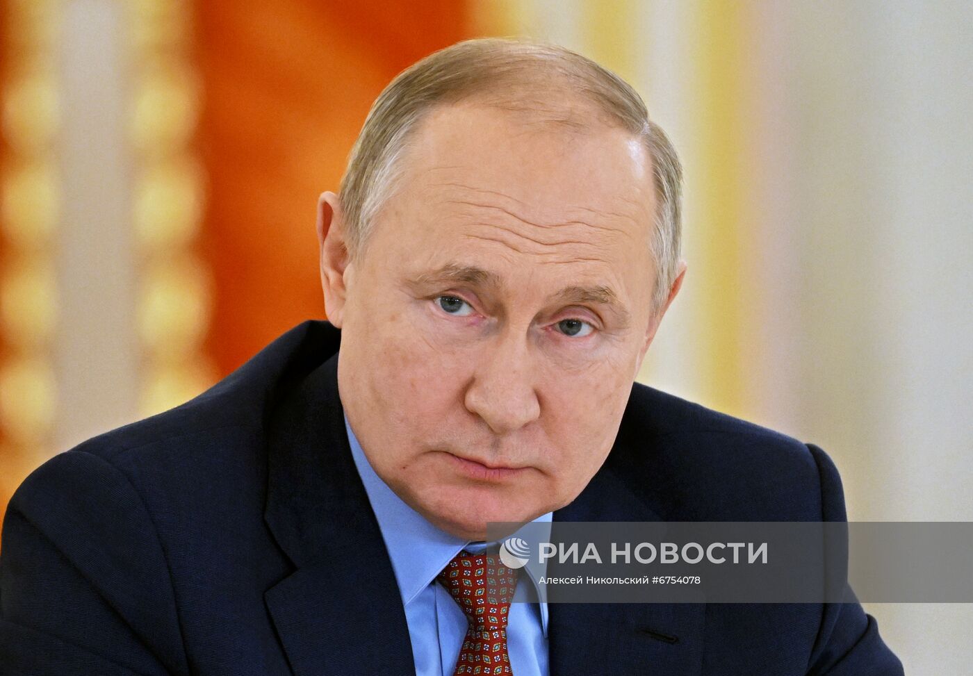 Президент РФ В. Путин провел встречу с членами "Деловой России"