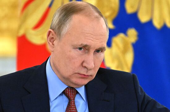 Президент РФ В. Путин провел встречу с членами "Деловой России"