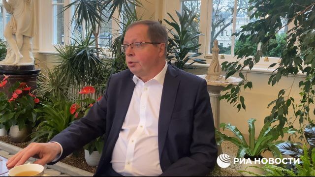 Посол в Лондоне назвал диалог по COVID-паспортам теряющим смысл