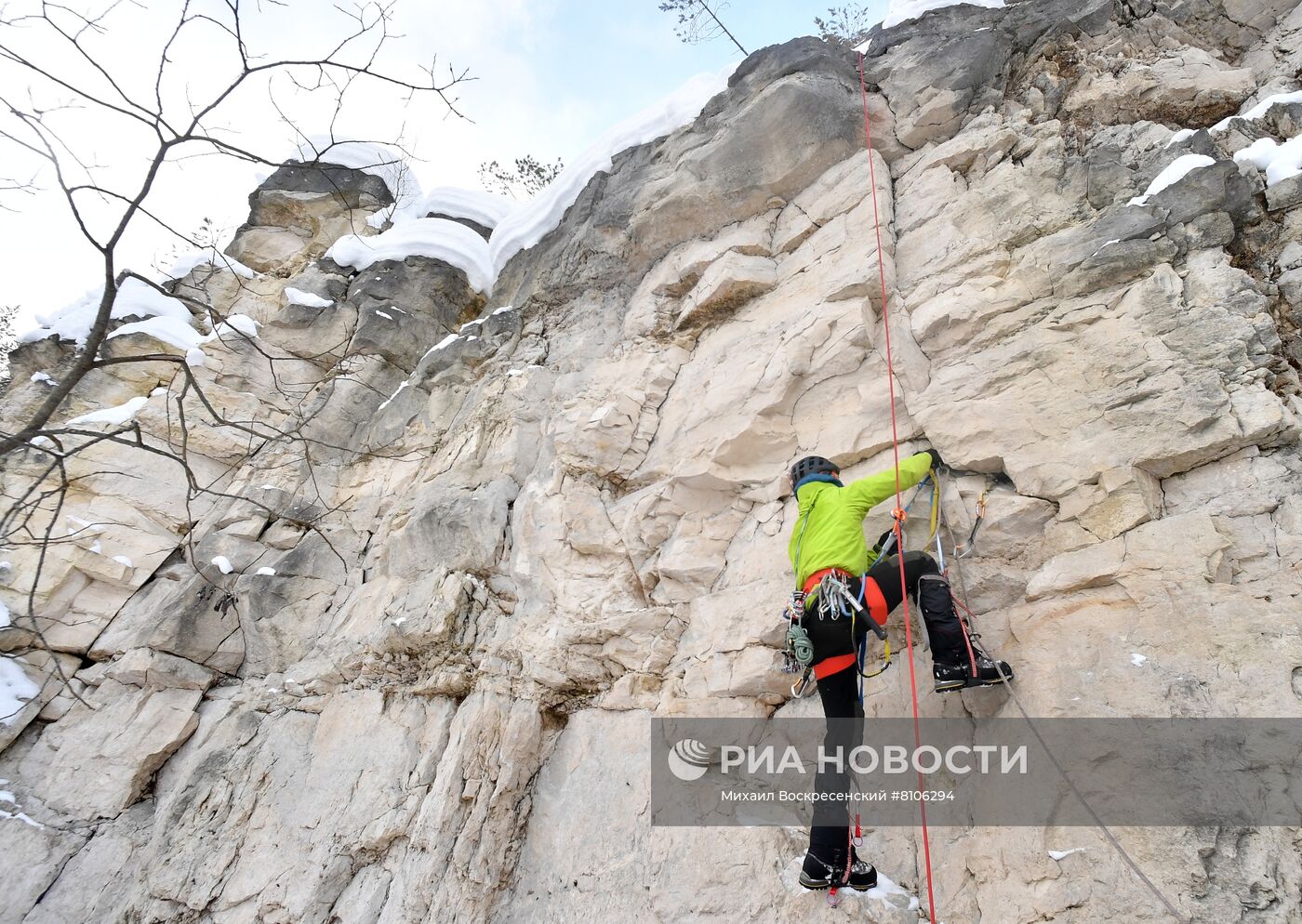 Учения по спасению пострадавших в горах 