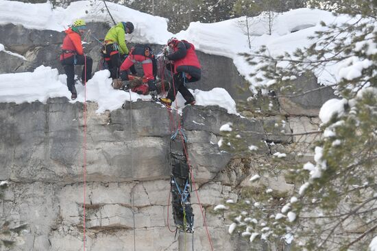 Учения по спасению пострадавших в горах 