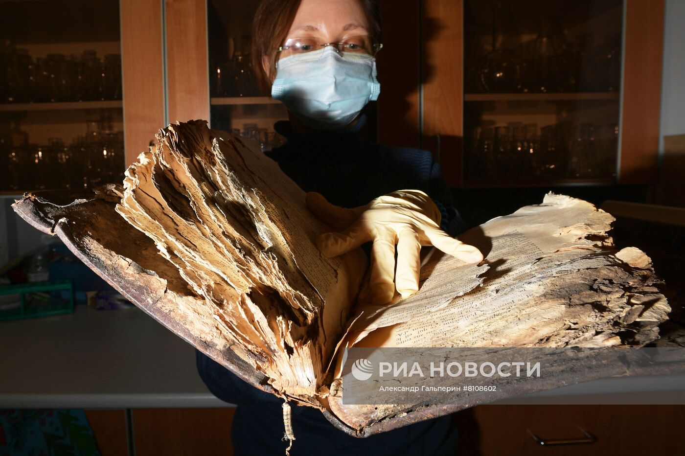 Работа Центра реставрации библиотечных фондов в Санкт-Петербурге