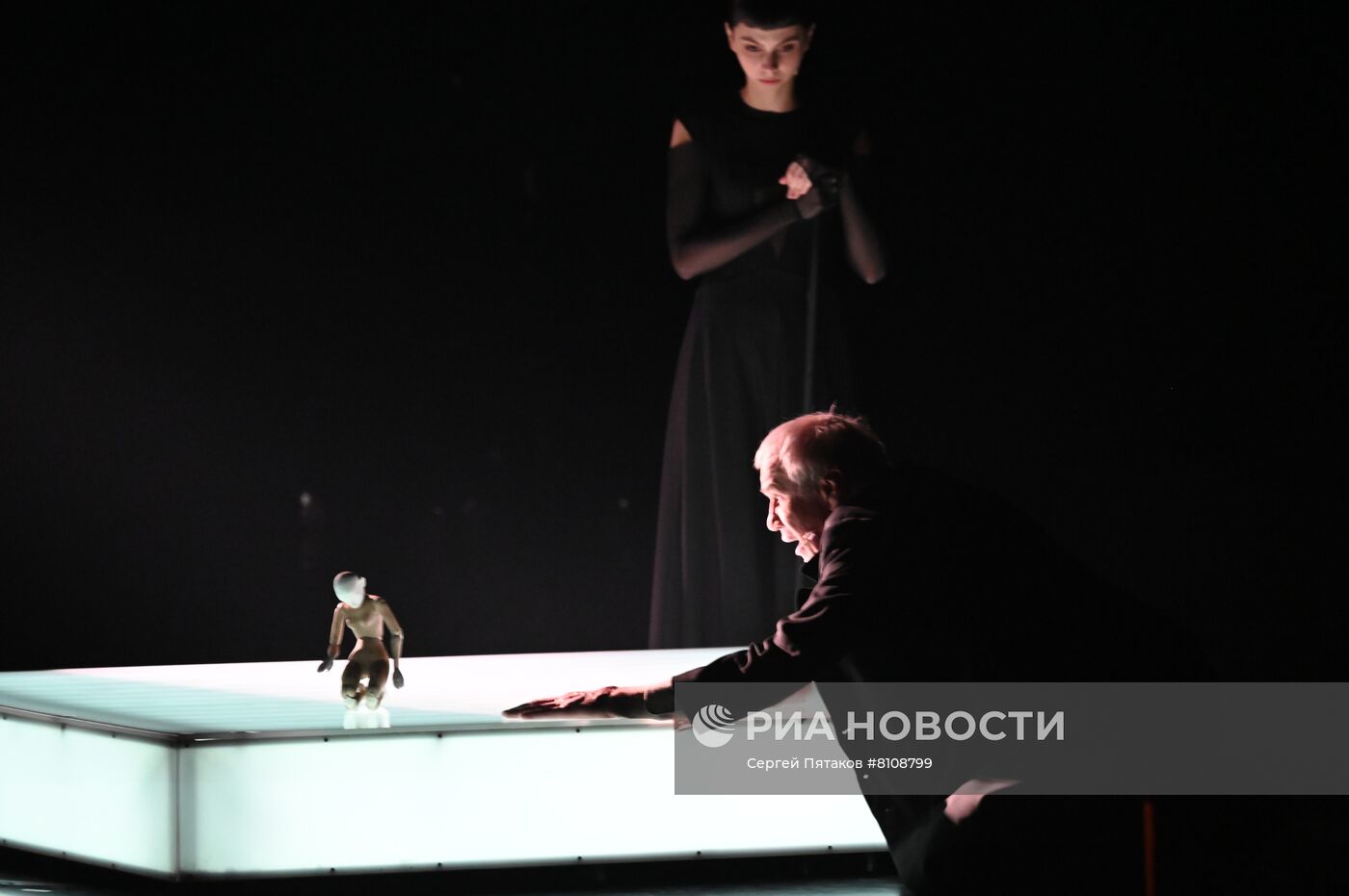 Спектакль "Кроткая" в рамках Зимнего международного фестиваля искусств 