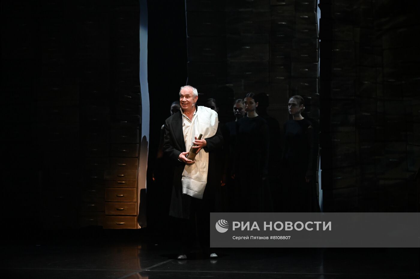 Спектакль "Кроткая" в рамках Зимнего международного фестиваля искусств