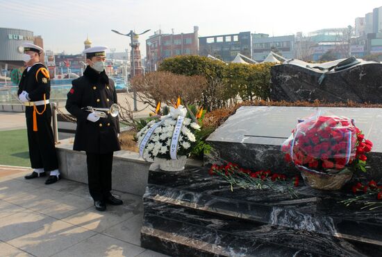В южнокорейском Инчхоне почтили память героев "Варяга" и "Корейца" 