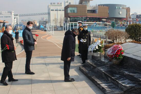 В южнокорейском Инчхоне почтили память героев "Варяга" и "Корейца" 