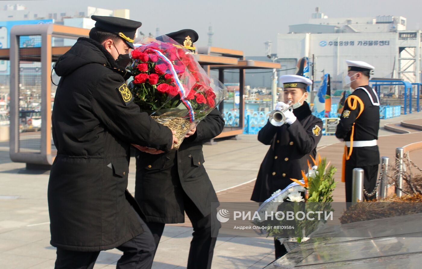 В южнокорейском Инчхоне почтили память героев "Варяга" и "Корейца" 