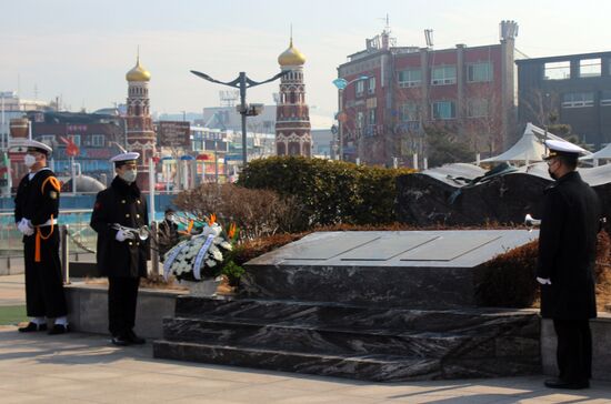 В южнокорейском Инчхоне почтили память героев "Варяга" и "Корейца" 