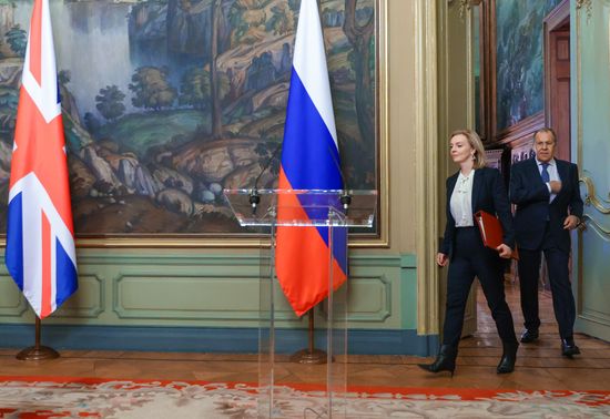 Встреча глав МИД РФ и Великобритании С. Лаврова и Э. Трасс