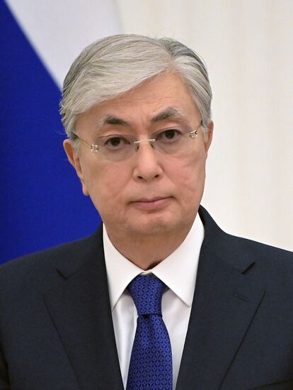 Президент РФ В. Путин провел переговоры с президентом Казахстана К.-Ж. Токаевым