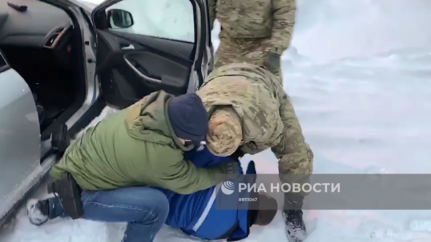 ФСБ РФ пресекла деятельность преступной группы по незаконному обороту оружия