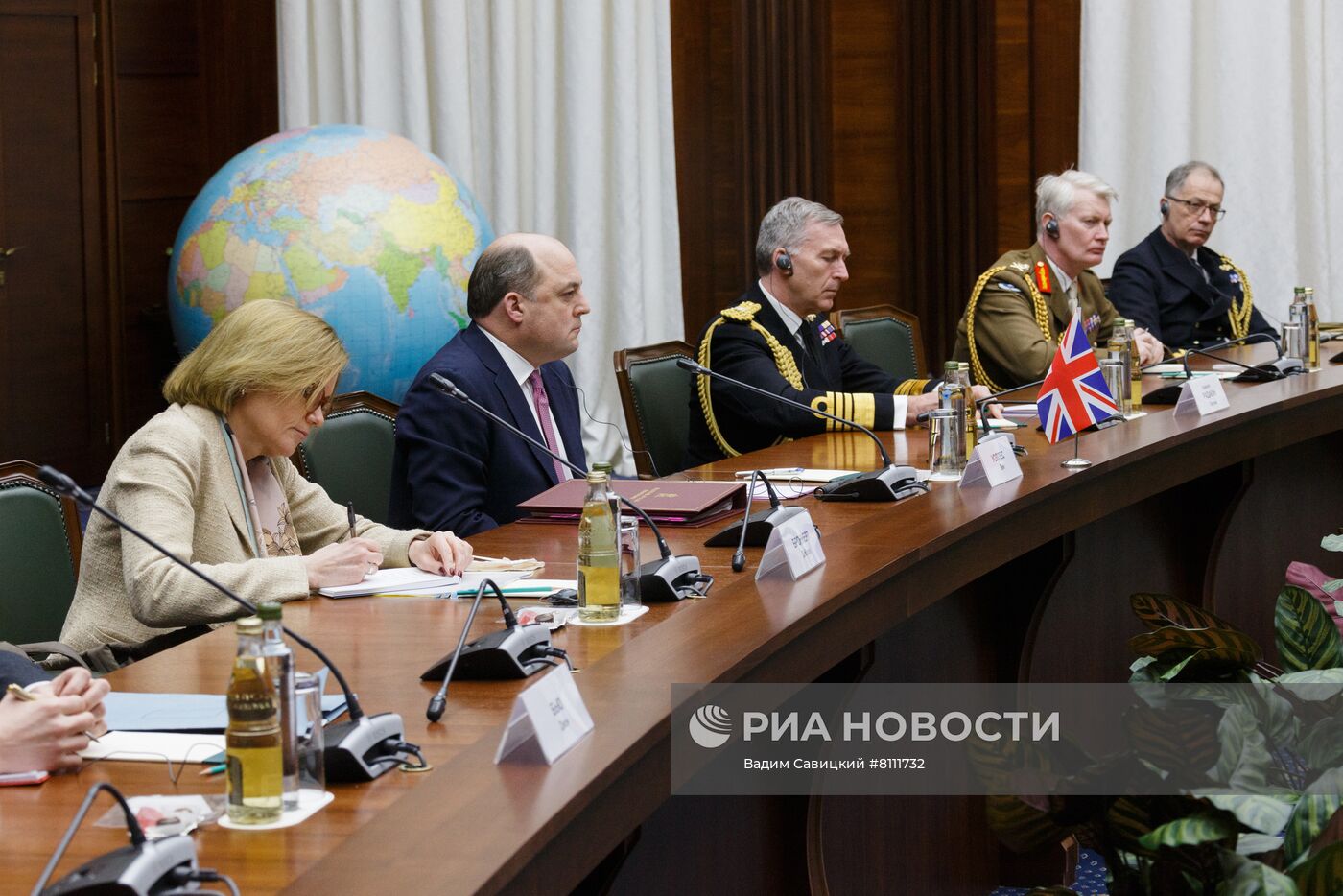 Встреча министров обороны России и Великобритании С. Шойгу и Б. Уоллеса