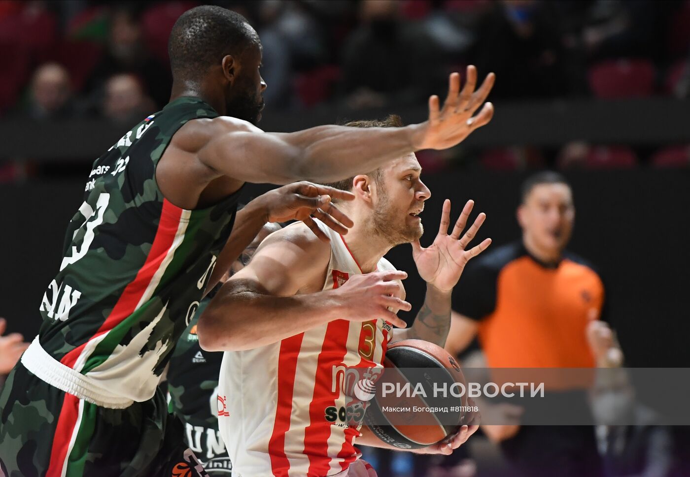 Баскетбол. Евролига. Матч УНИКС - "Црвена звезда"