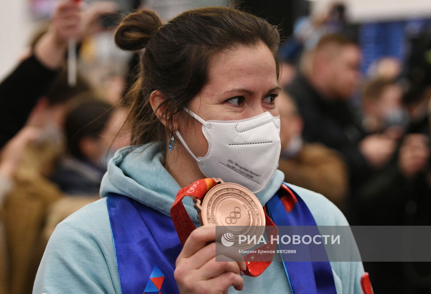 Первый рейс с российскими спортсменами, которые завоевали медали на Олимпийских играх в Пекине, прибыл в Москву