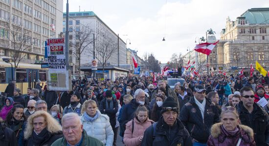 Акция против мер по противодействию коронавирусу в Вене