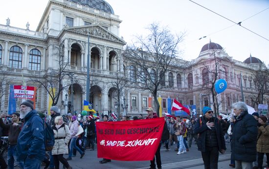 Акция против мер по противодействию коронавирусу в Вене