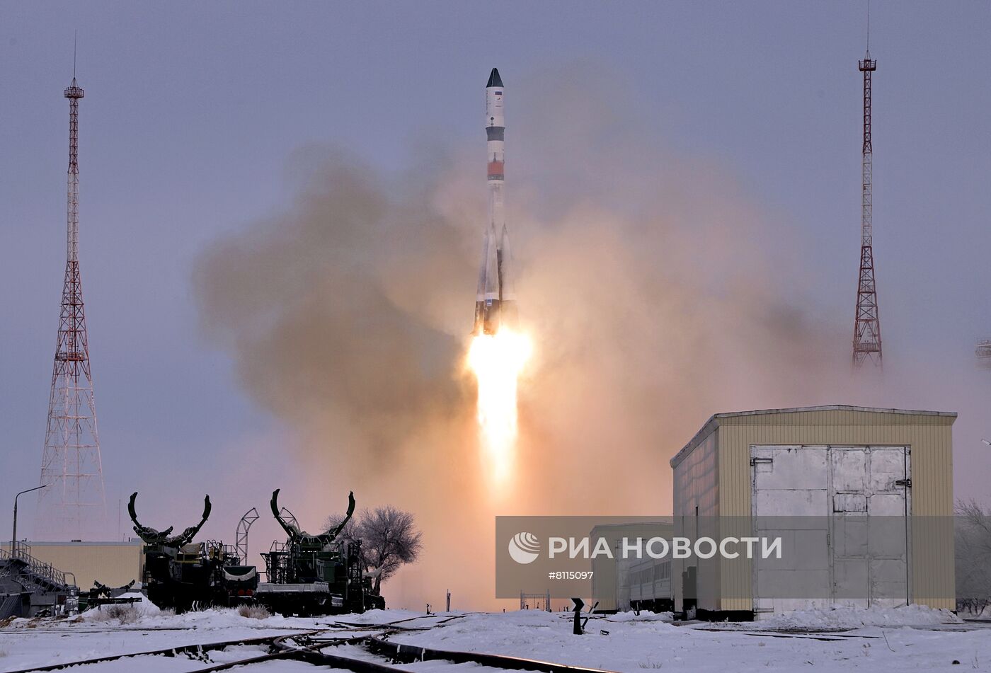 Пуск РН "Союз-2.1а" с грузовым кораблем "Прогресс МС-19" с космодрома Байконур