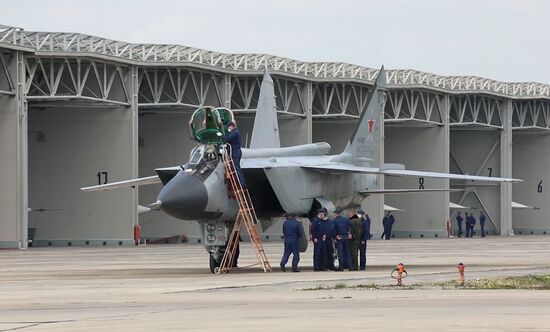 Российские истребители с ракетами "Кинжал" прибыли на учения в Сирию