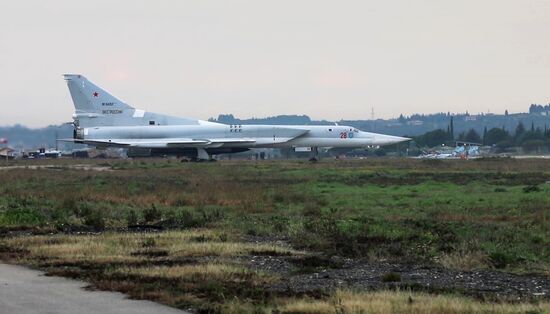 Российские истребители с ракетами "Кинжал" прибыли на учения в Сирию