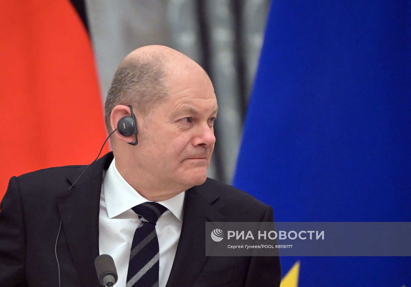 Президент РФ В. Путин встретился с канцлером ФРГ О. Шольцем