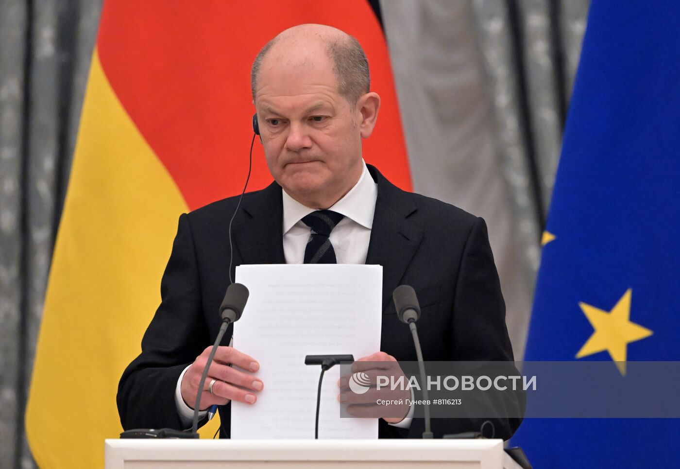 Президент РФ В. Путин встретился с канцлером ФРГ О. Шольцем