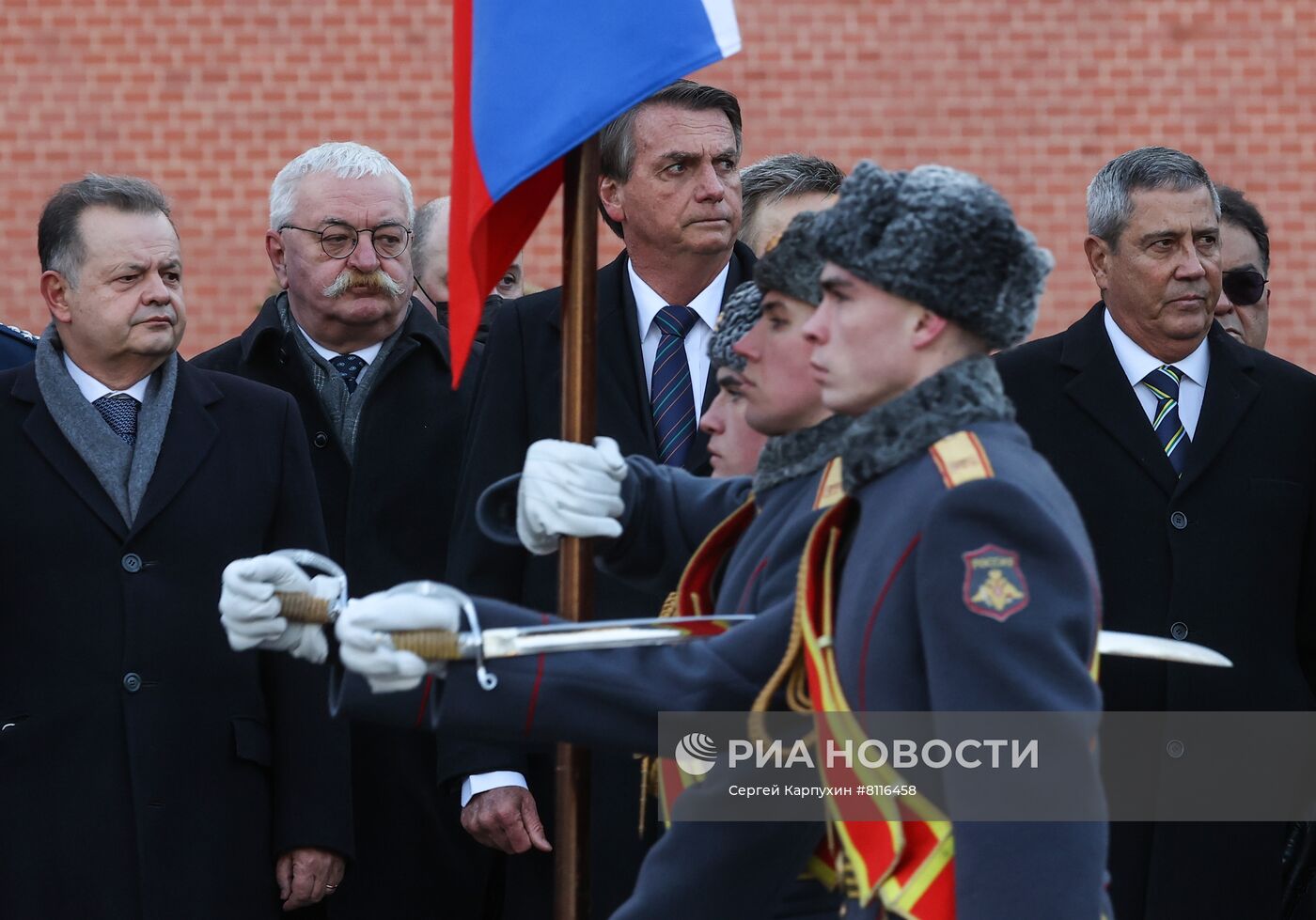 Президент Бразилии Ж. Болсонару возложил цветы к Могиле Неизвестного Солдата