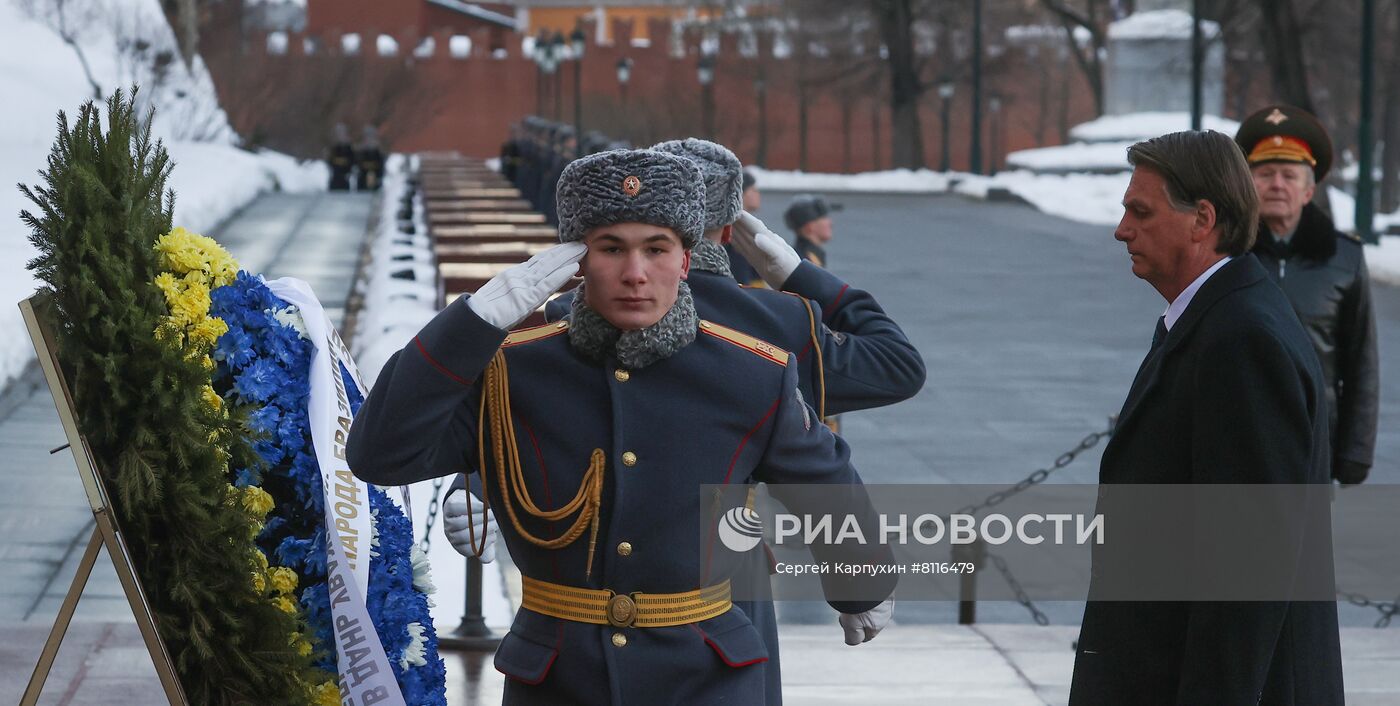 Президент Бразилии Ж. Болсонару возложил цветы к Могиле Неизвестного Солдата