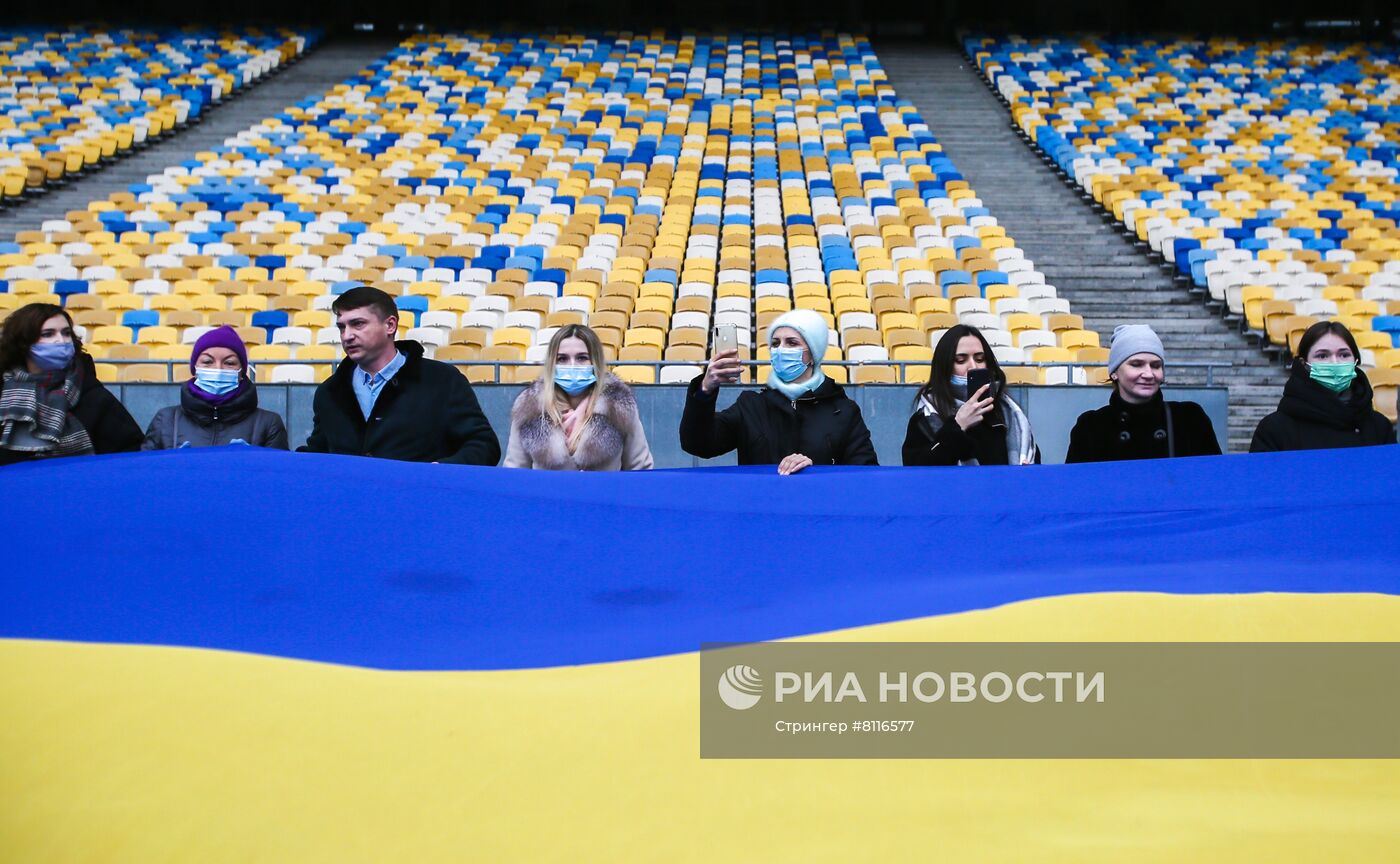 Президент Украины В. Зеленский объявил 16 февраля Днем единения