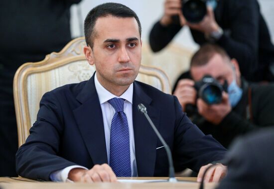 Встреча глав МИД РФ и Италии С. Лаврова и Л. Ди Майо