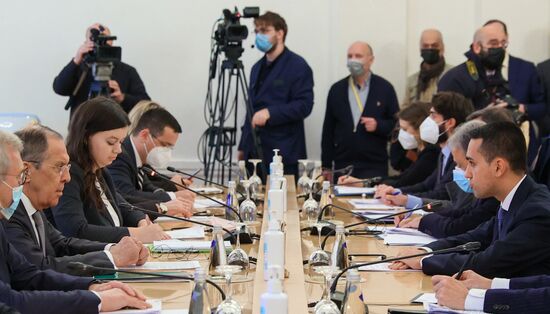 Встреча глав МИД РФ и Италии С. Лаврова и Л. Ди Майо