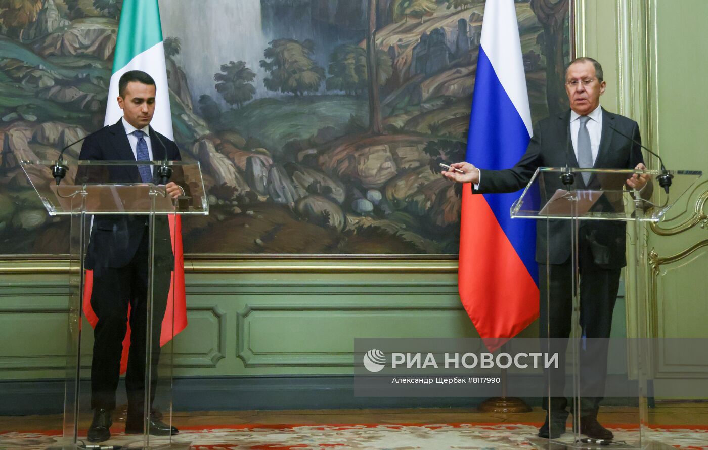 Встреча глав МИД РФ и Италии С. Лаврова и Л. Ди Майо