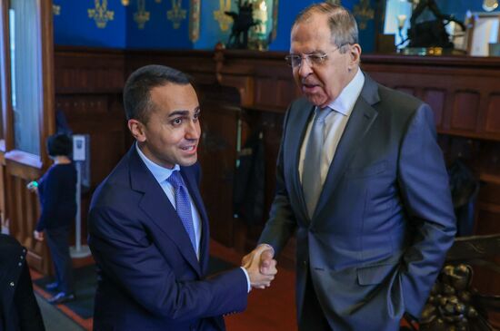 Встреча глав МИД РФ и Италии С. Лаврова и Л. Ди Майо