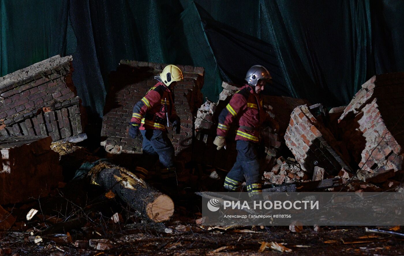 Обрушение фасада завода "Красный треугольник" в Санкт-Петербурге