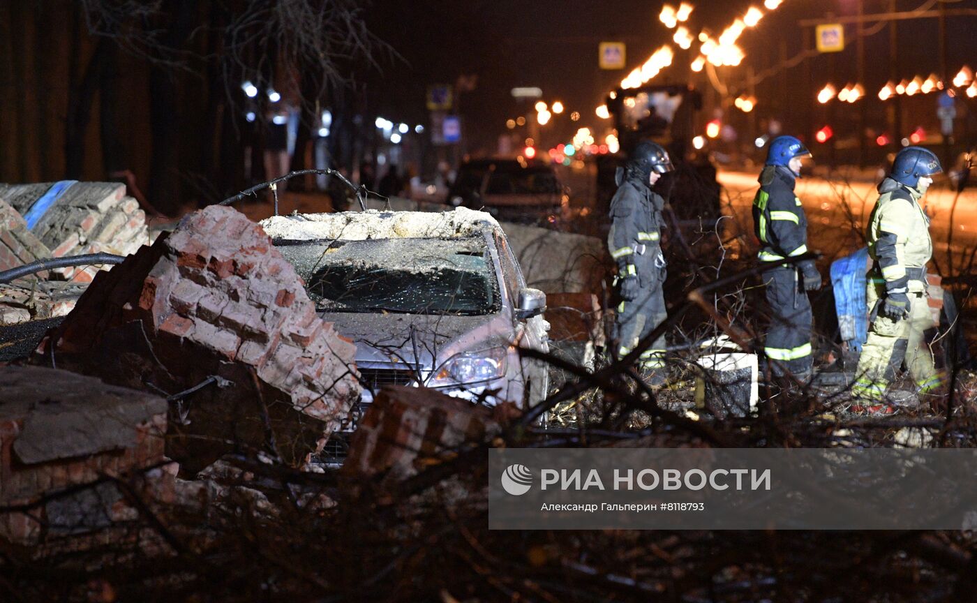 Обрушение фасада завода "Красный треугольник" в Санкт-Петербурге