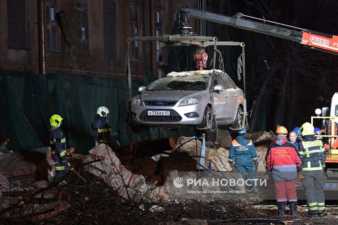 Обрушение фасада завода "Красный треугольник" в Санкт-Петербурге