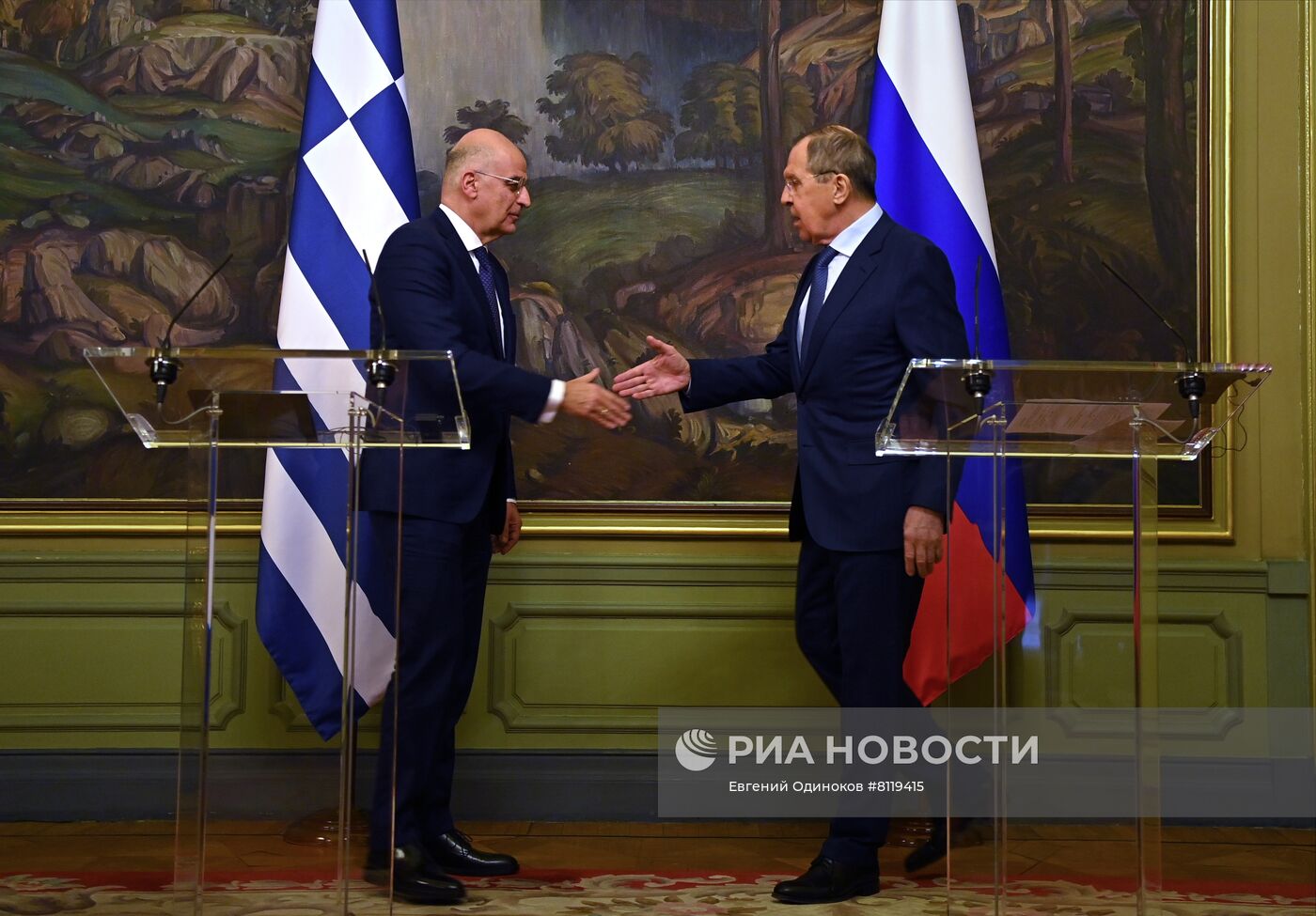 Встреча глав МИД РФ и Греции С. Лаврова и Н. Дендиаса