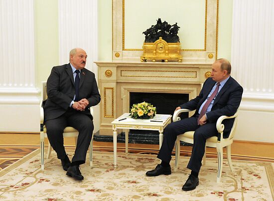 Президент РФ В. Путин провел переговоры с президентом Белоруссии А. Лукашенко