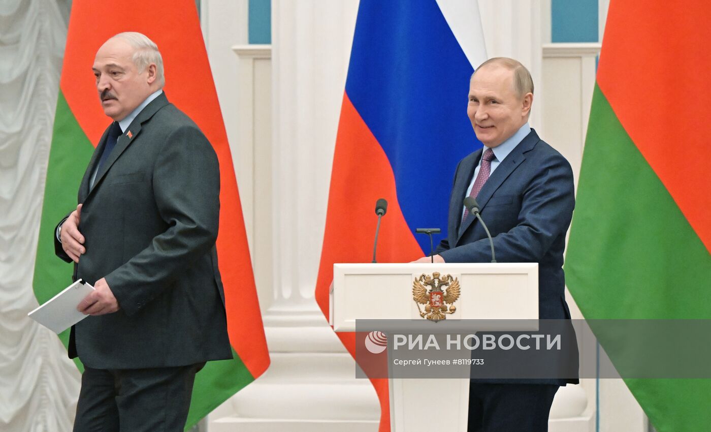 Президент РФ В. Путин провел переговоры с президентом Белоруссии А. Лукашенко
