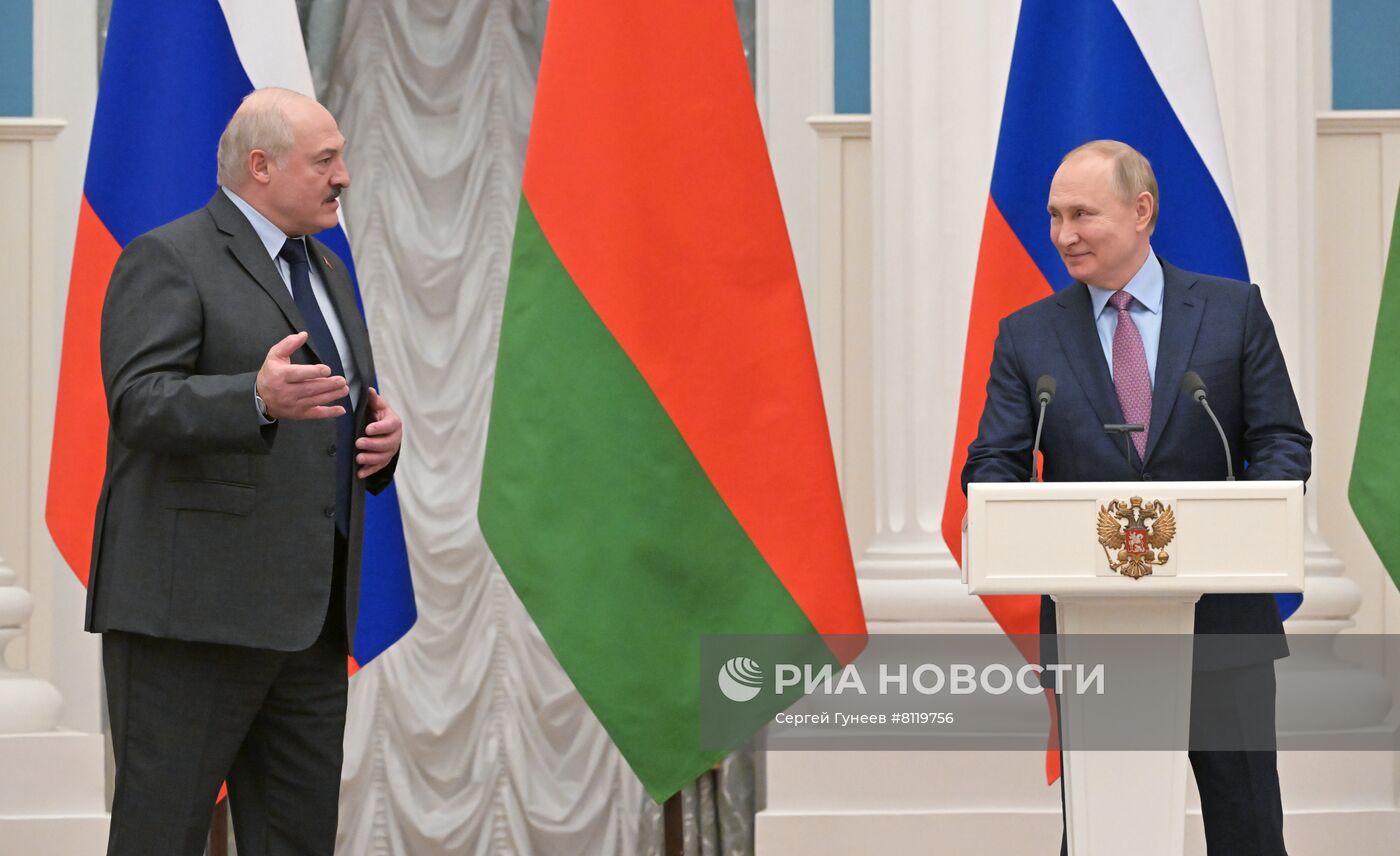 Президент РФ В. Путин провел переговоры с президентом Белоруссии А. Лукашенко