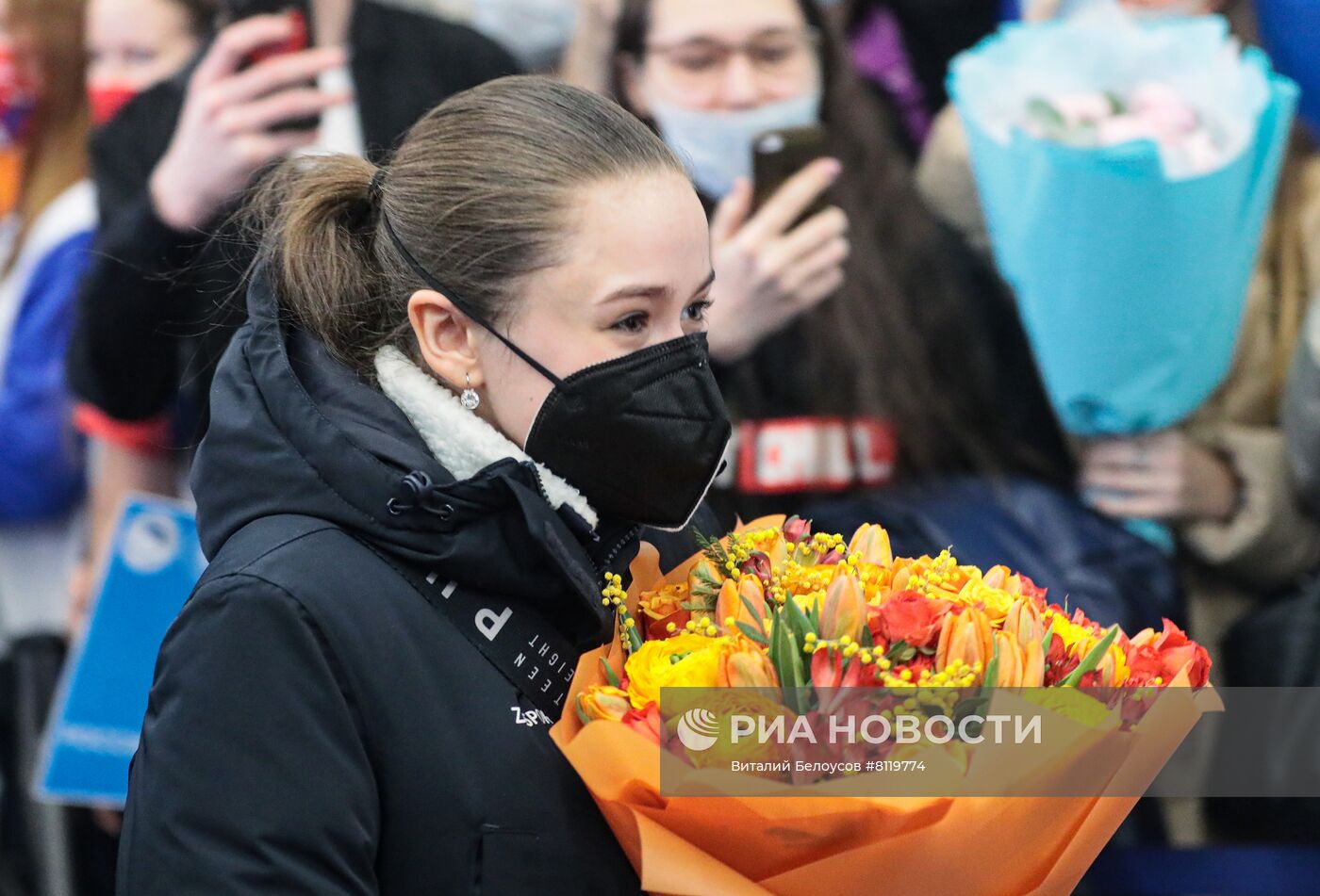 Прилет российских спортсменов из Пекина в Москву 