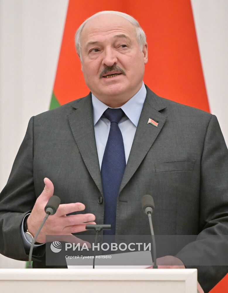Президент РФ В. Путин провел переговоры с президентом Белоруссии А. Лукашенко