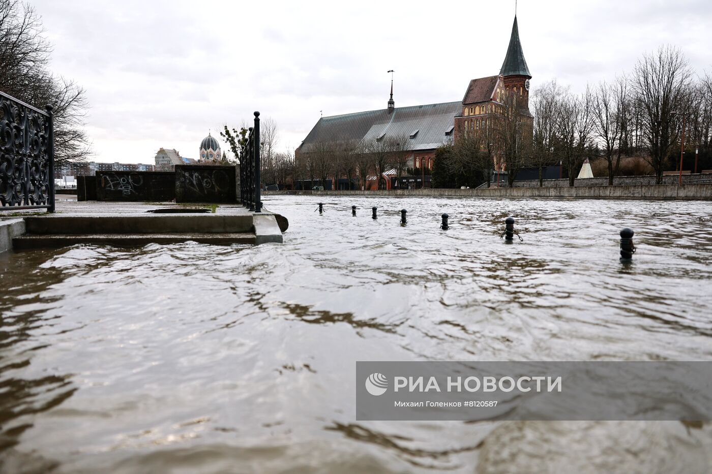 Штормовой ветер в Калининграде