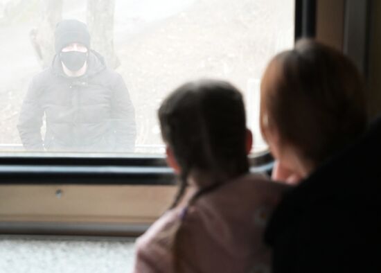 Эвакуация гражданского населения ДНР со станции "Донецк-2"