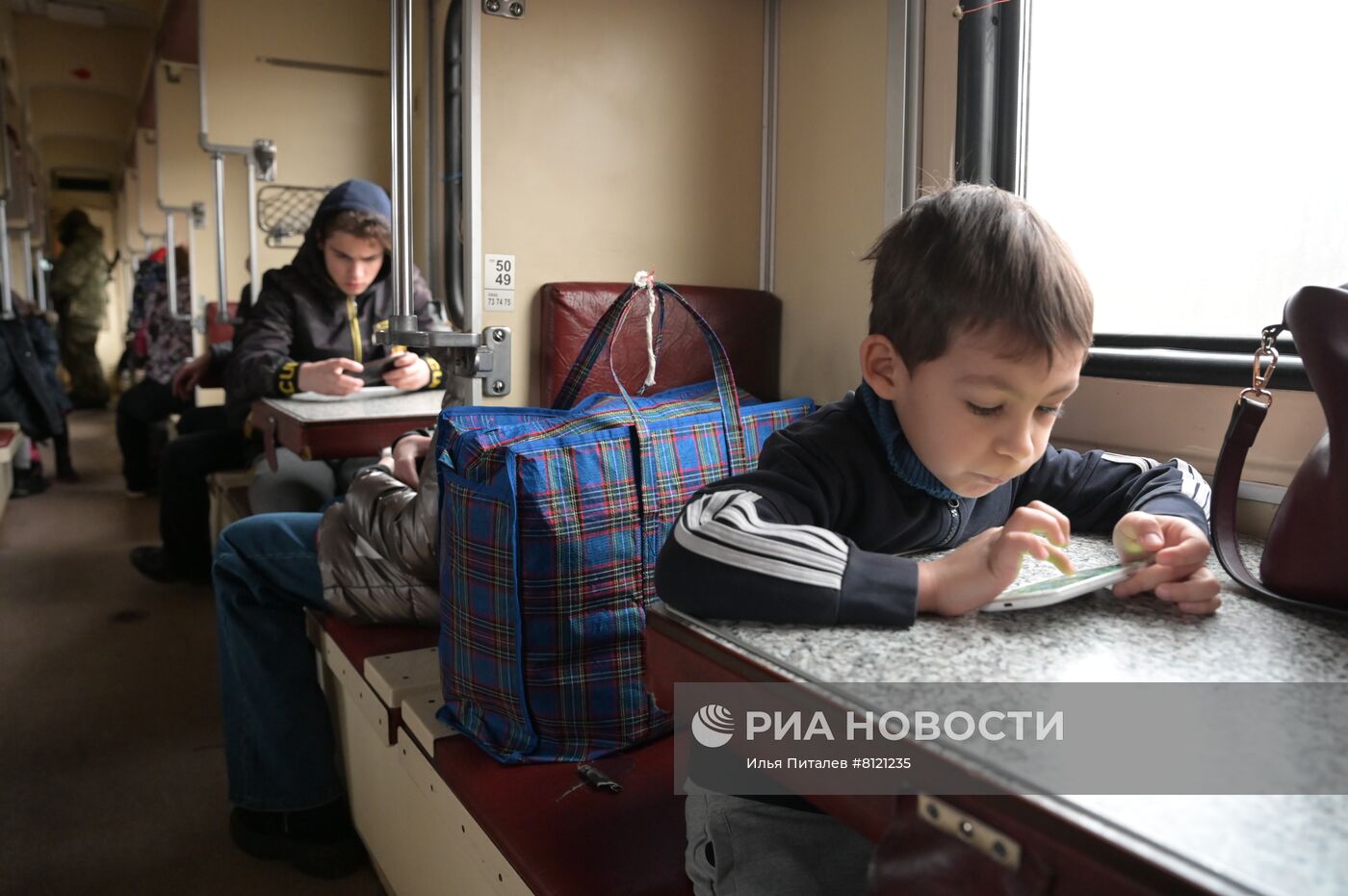 Эвакуация гражданского населения ДНР со станции "Донецк-2"