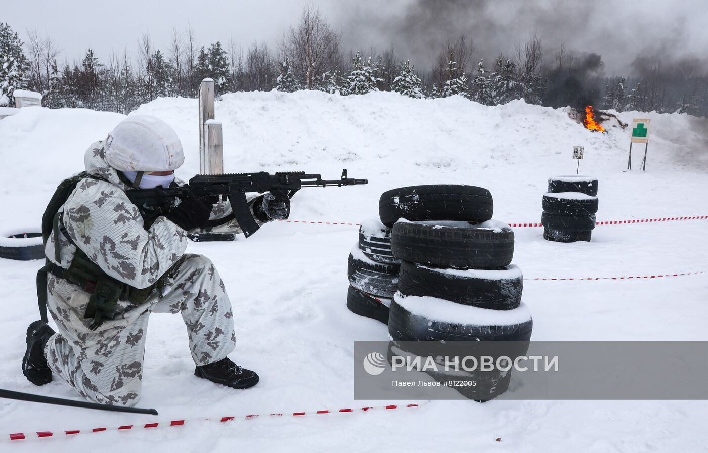 Учения арктических мотострелковых подразделений в Мурманской области