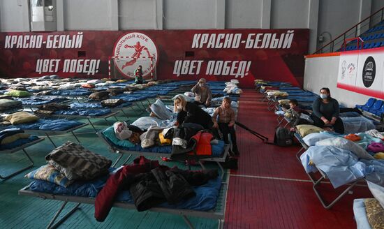 Размещение эвакуированных жителей ДНР и ЛНР в Ростовской области